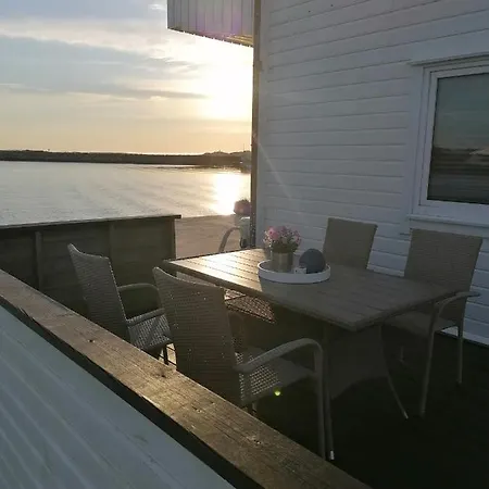 Seaview Karmoy Апартаменты *