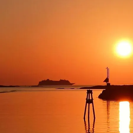 Seaview Karmoy Апартаменты *